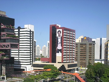 Prédios da região da Av. Tancredo Neves em Salvador